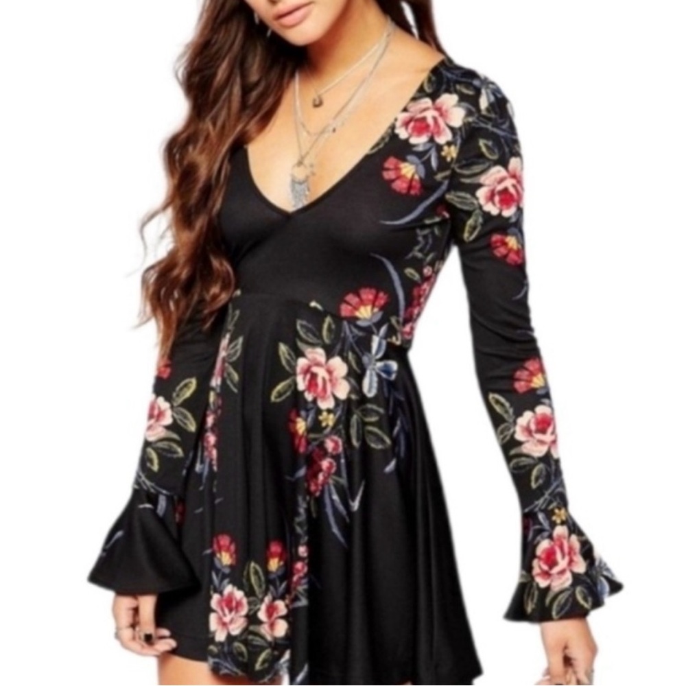 NWT FREE PEOPLE DATE NIGHT FLORAL PRINT BELL SLEEVE MINI DRESS S